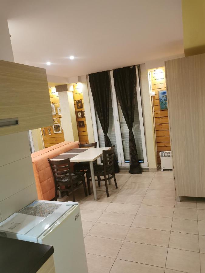 Agape Downtown Apartment Beograd Bagian luar foto